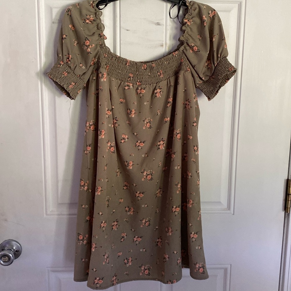 Super cute summer dress size small Forever 21
